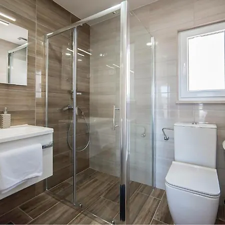 Appartement Gorgeous In With Swimming Pool *