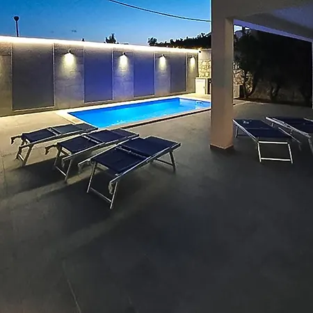 Appartement Gorgeous In With Swimming Pool *
