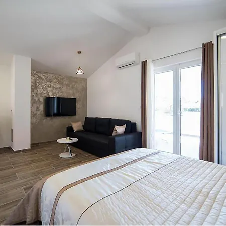 Gorgeous In With Swimming Pool Appartement *